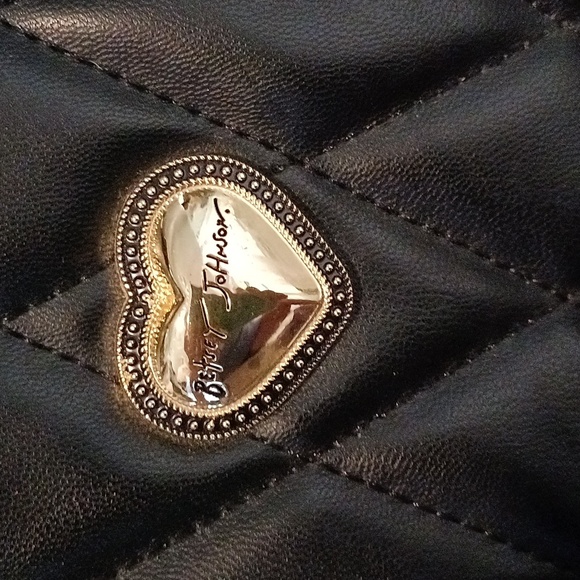 Betsey Johnson quilted soft faux leather bag with chain handles 😍😍😍 - Picture 9 of 13